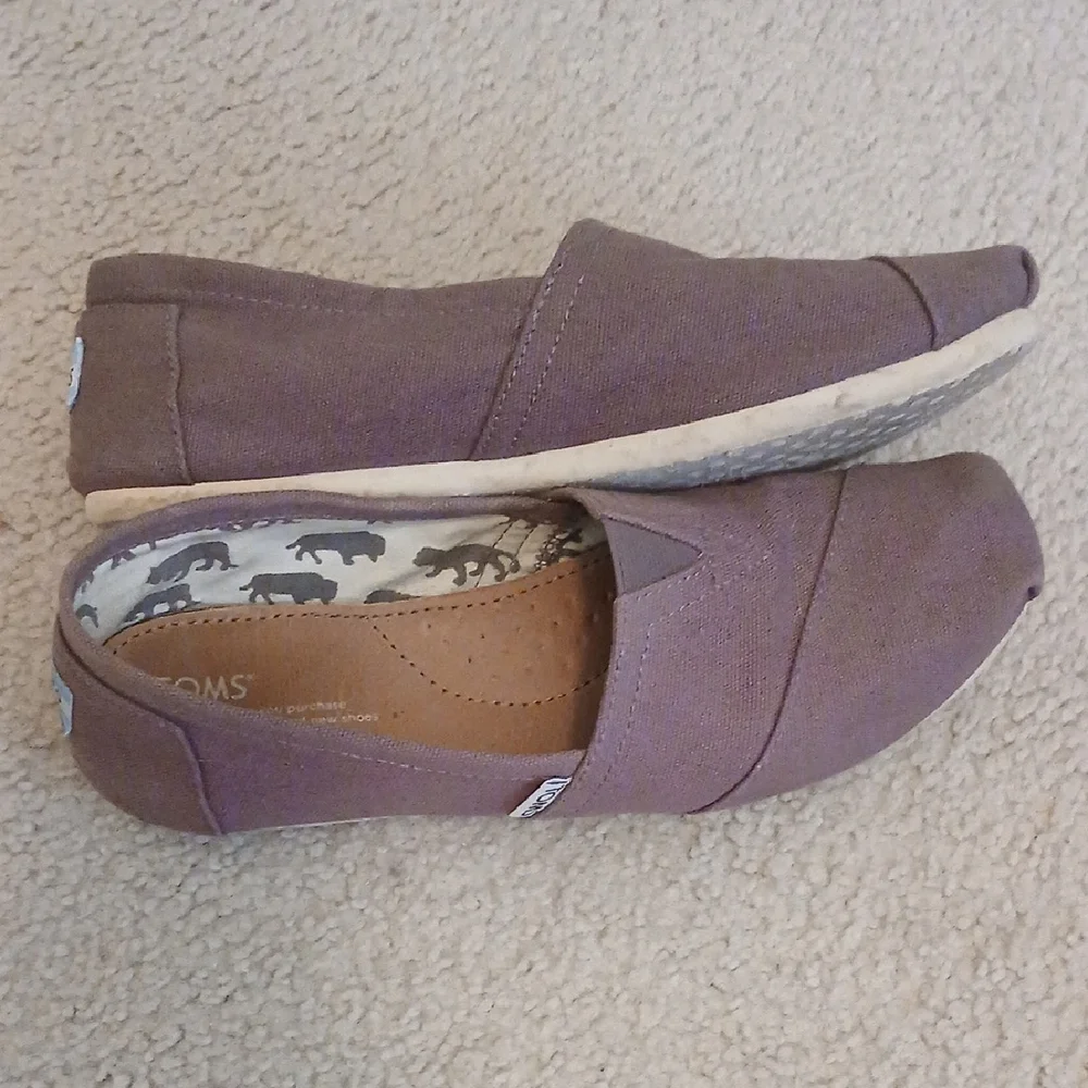 Toms Burgundy Canvas Flats Womens 9.5